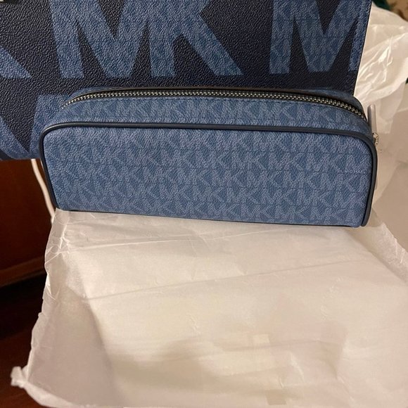 Michael Kors Kelly Tote and Makeup Bag main image 6